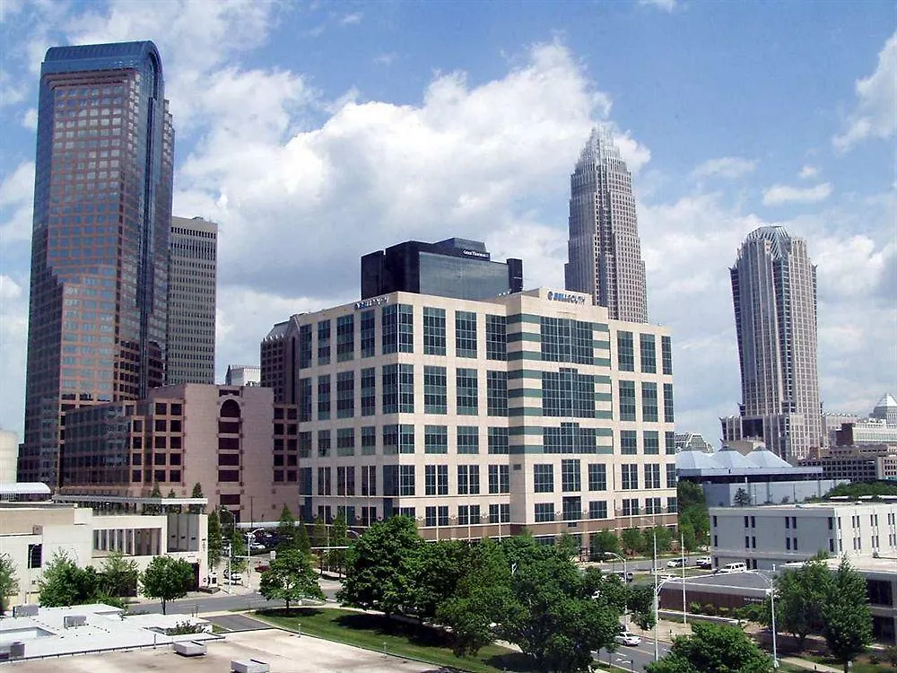 Hilton Garden Inn Charlotte Uptown Hotel