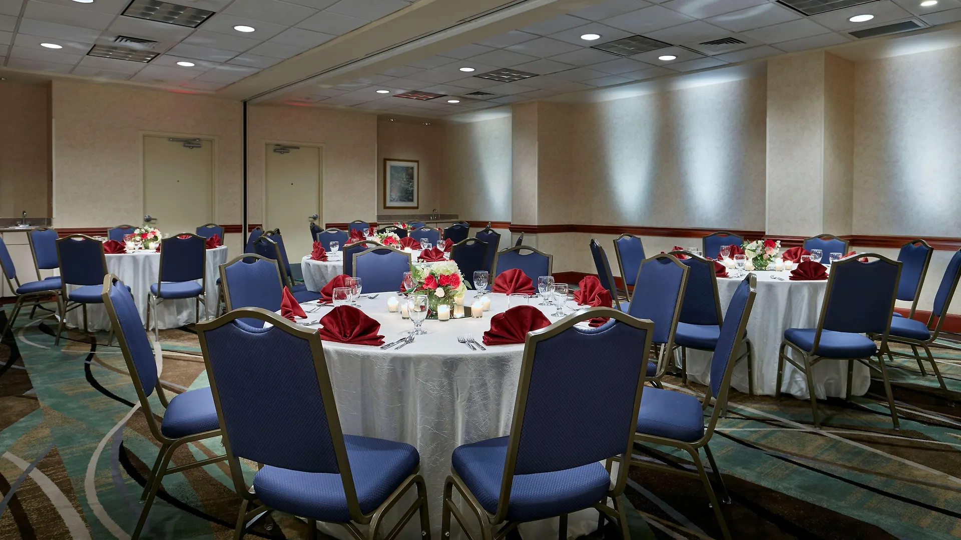 Hilton Garden Inn Charlotte Uptown Hotel