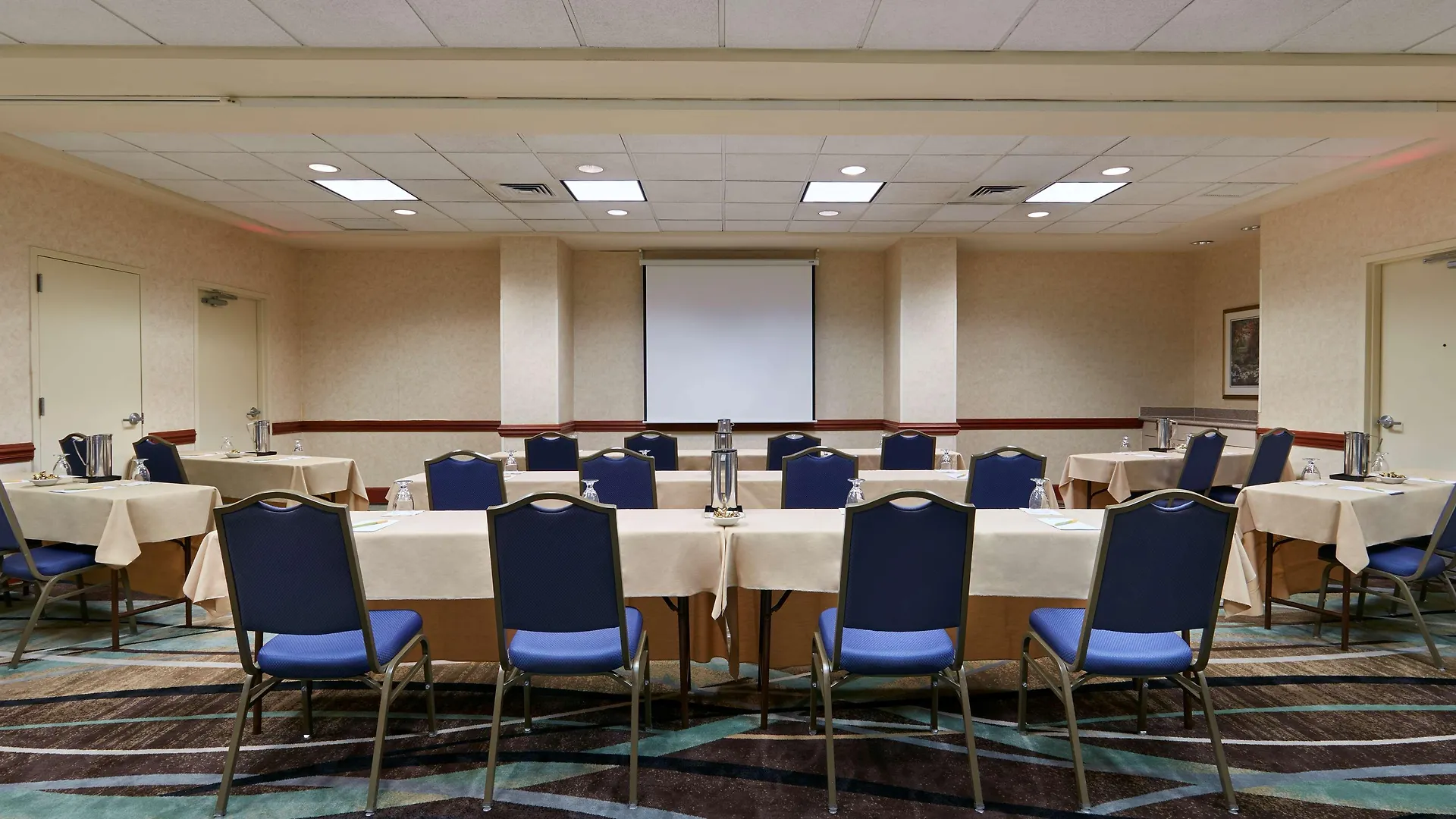 Hilton Garden Inn Charlotte Uptown 3*,
