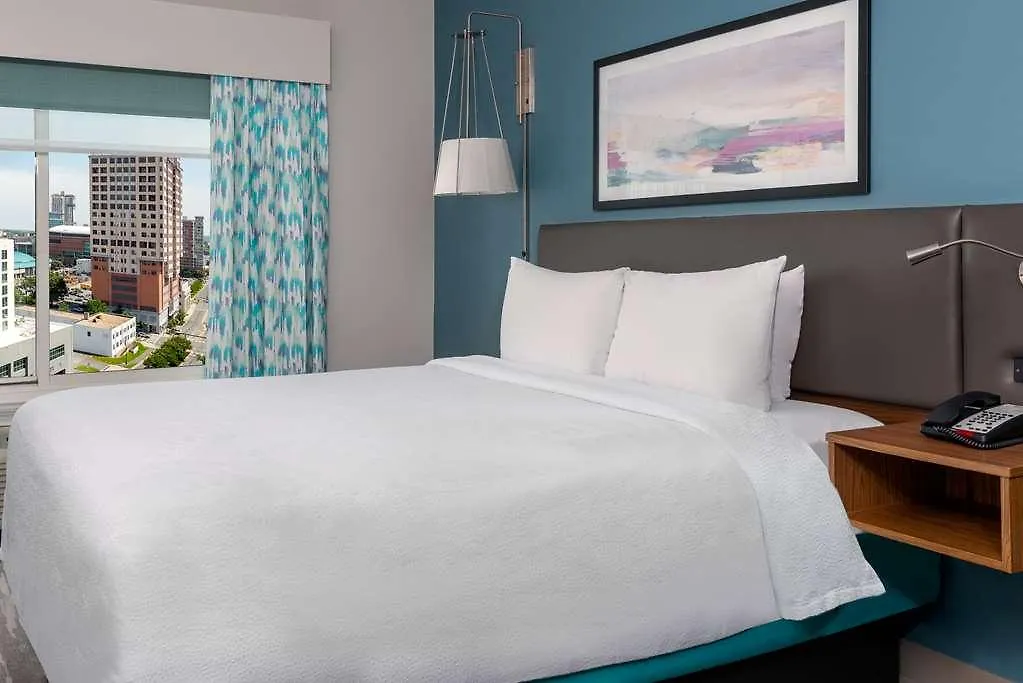 Hilton Garden Inn Charlotte Uptown Hotel